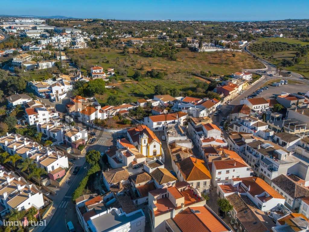 Terreno urbano de 410 m² na quinta dos Alamos - Guia-8