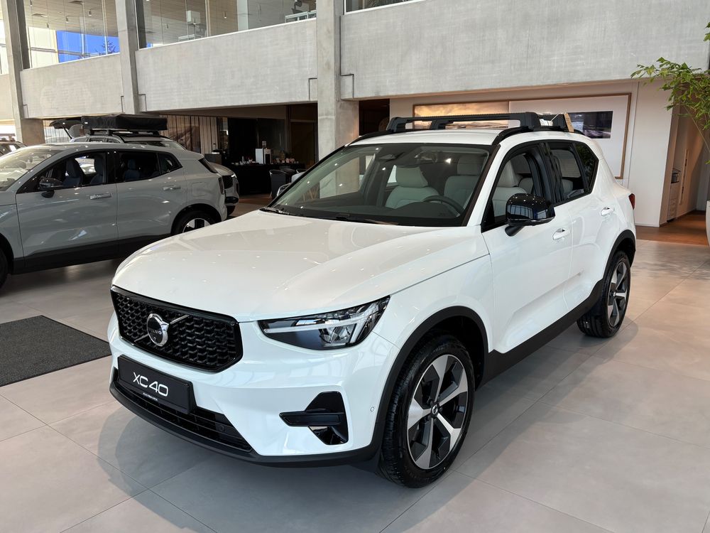 Volvo XC40 B4 Plus Dark 2026