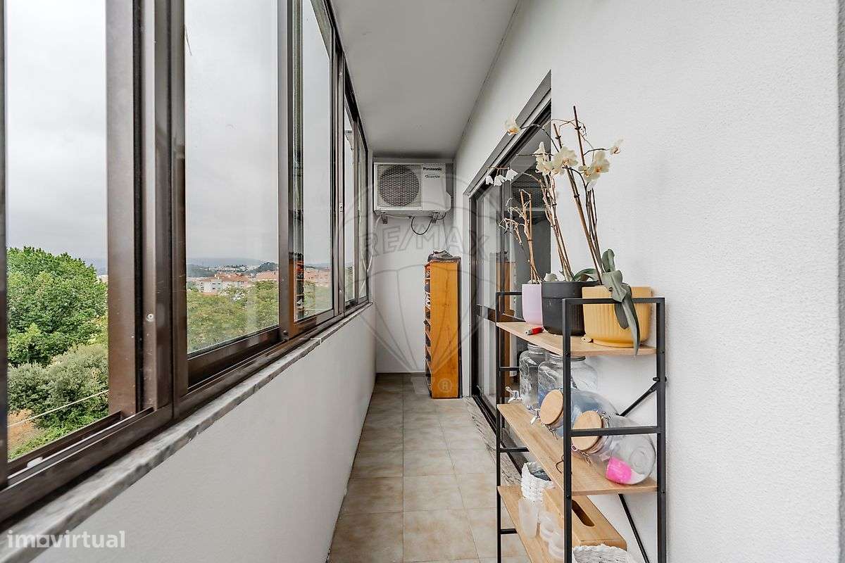 Apartamento T3 Parcialmente Renovado, situado em Ferreiros, Braga-6