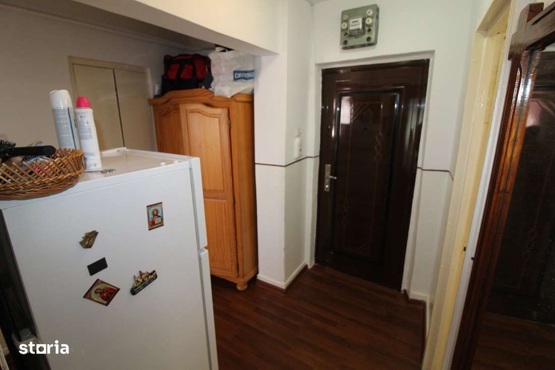Vând apartament cu 1 camere în Hunedoara, Micro2-Str.Munteniei, 34mp..-8