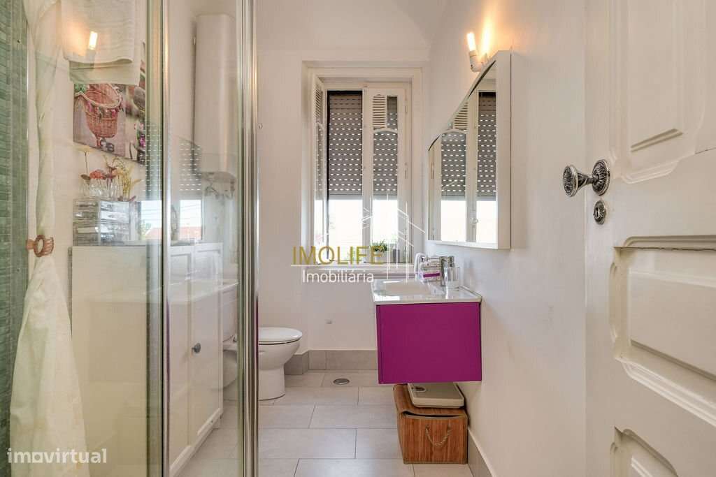 Excelente Moradia com dois pisos no centro do Vimieiro-22