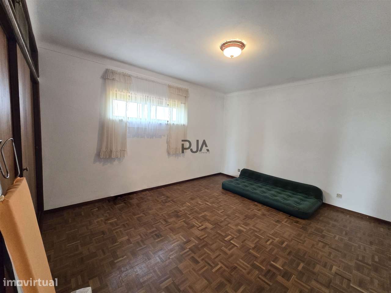 Moradia Isolada T5 em Outeiro de Espinho, Mangualde-22