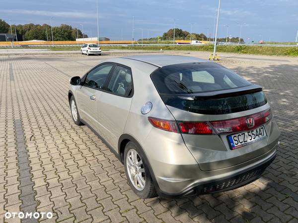 Honda Civic 1.4 Comfort - 2