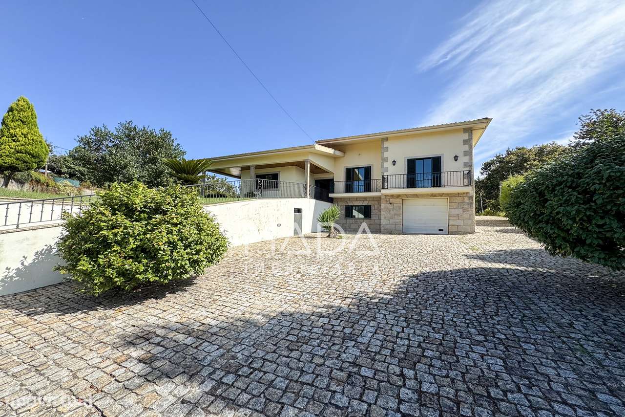 Moradia T4 + Moradia em pedra + terreno (3 artigos) em Lago, Amares-24