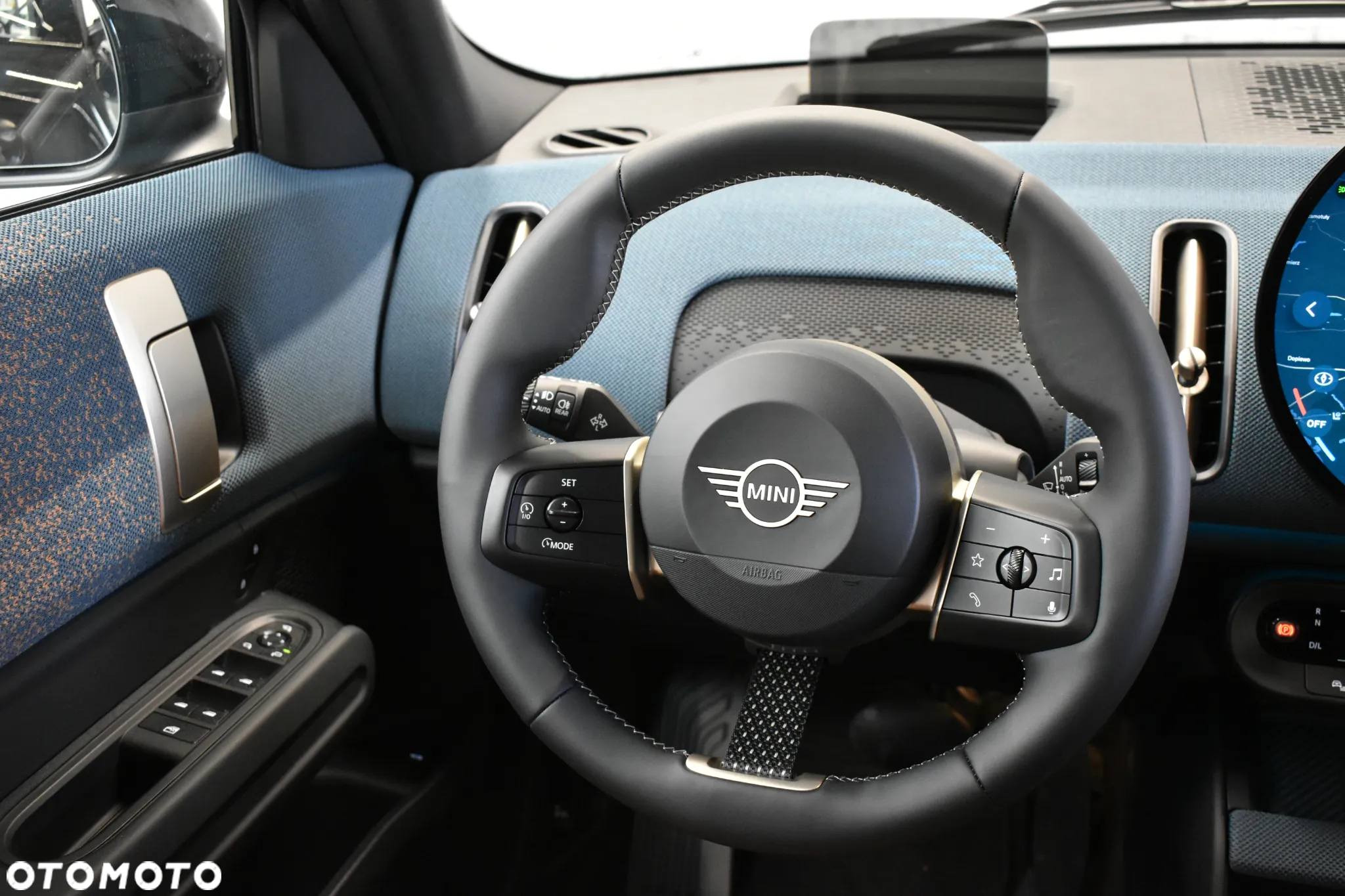 MINI Countryman C mHEV Favoured Trim - 17