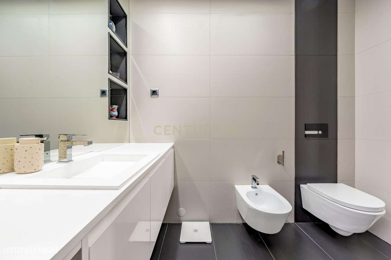 Moradia contemporânea na Aroeira | Luz natural, conforto e eficiência-31