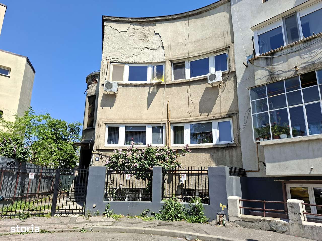 Apartament cu 3 camere in vila interbelica, de renovat - comision 0%