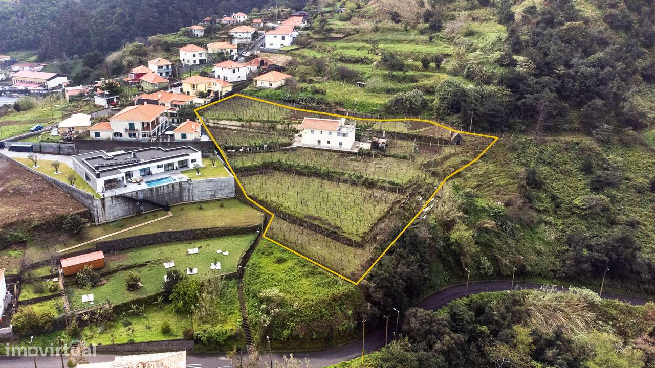 Moradia T4 + T1 independente em São Vicente - Grande imagem: 3/18