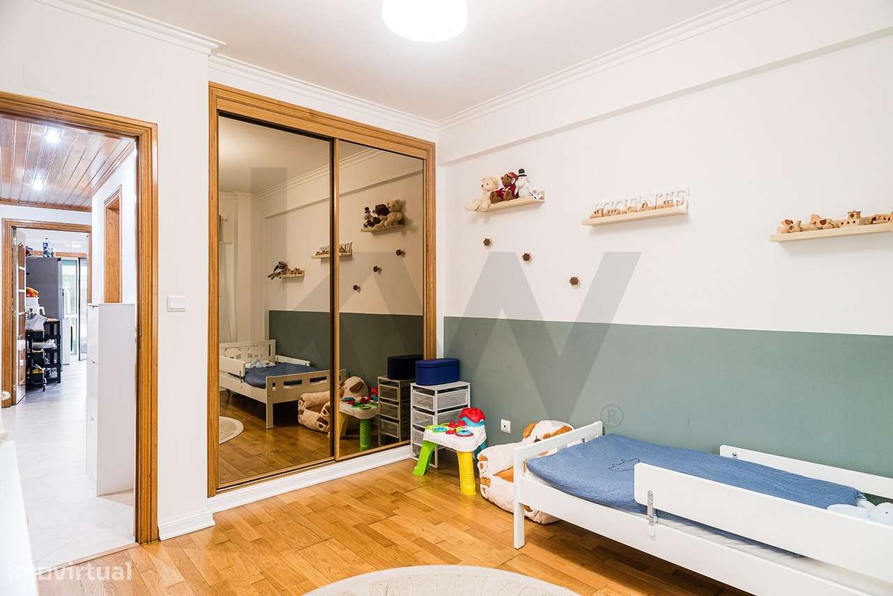 Quer um terraço gigante e dois quartos numa casa em Queluz?-13