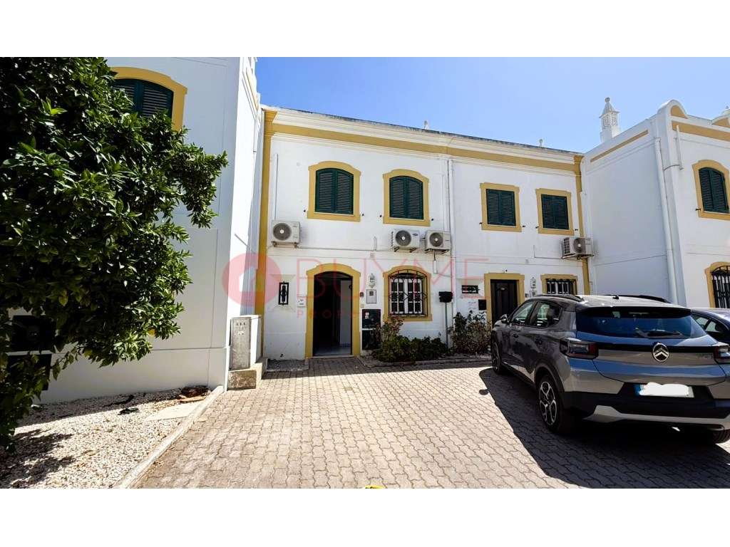 Moradia T2 Duplex com piscina em condomínio privado - Vilamoura-10