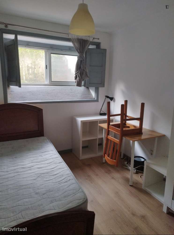 Quarto - localizado em  Coimbra - Grande imagem: 4/10