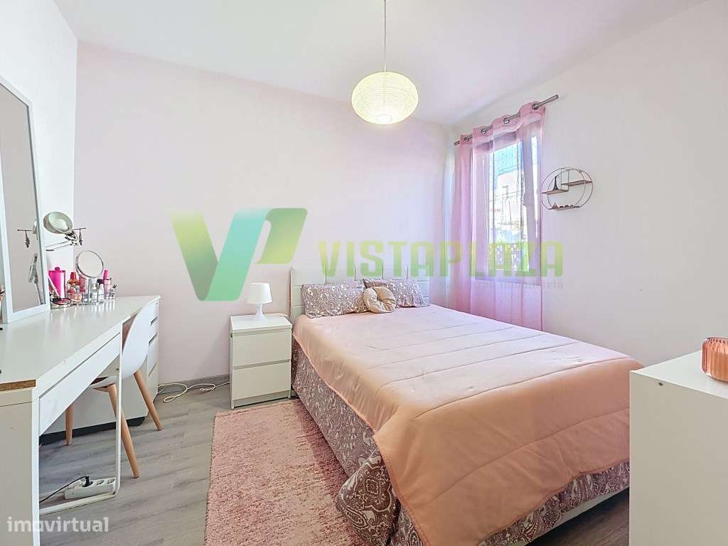 Casa térrea com 4 quartos situada na Bemposta, Portimão-18