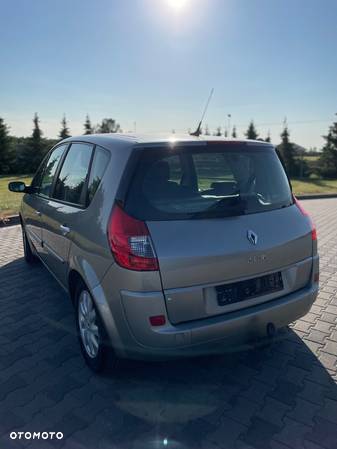 Renault Scenic - 11