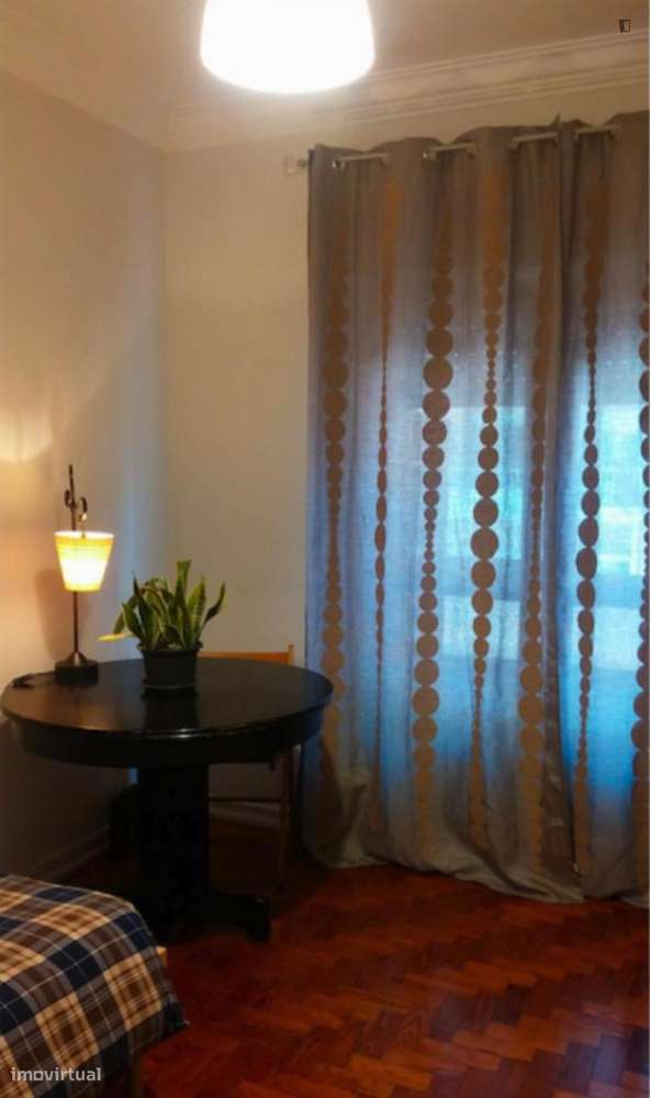 Quarto - localizado em Benfica Lisbon - Grande imagem: 5/6