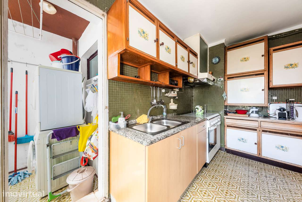 Apartamento T7 com 3 casas de banho e varandas | ou T4 + T3-4