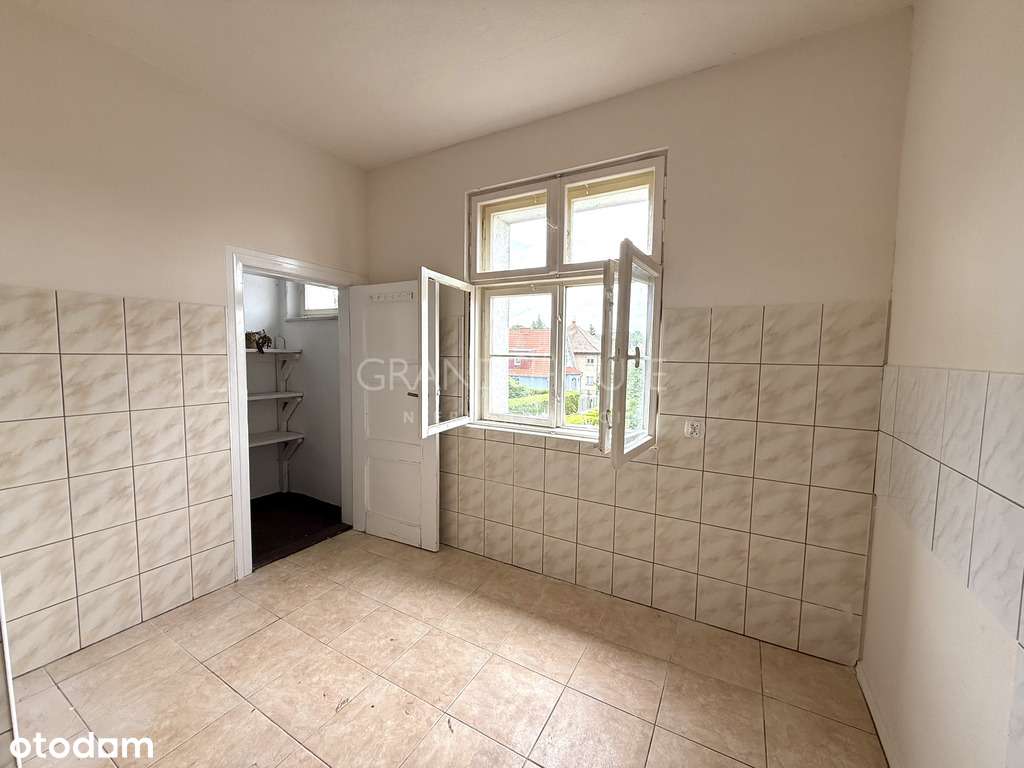 NOWA CENA  – Połowa domu , ogród, garaż, strych-6