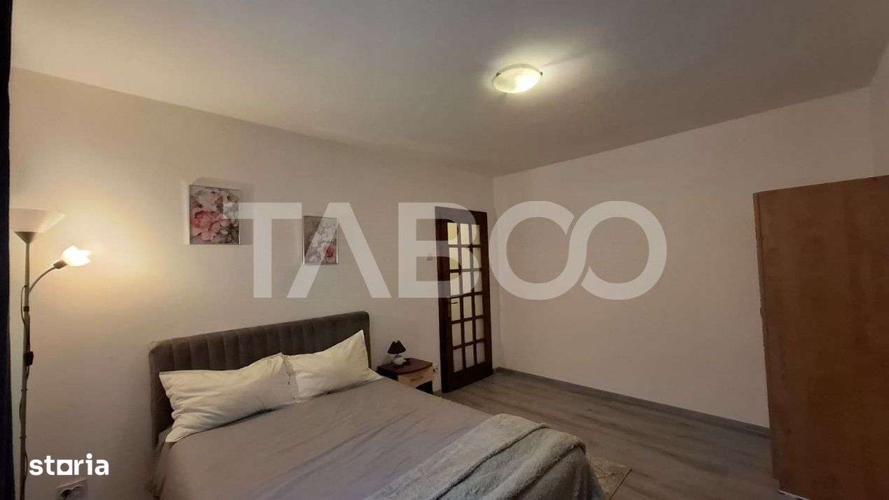 Apartament 3 camere de vanzare semidecomandat 45 mp zona Vasile Aaron - Imagine principală: 3/9