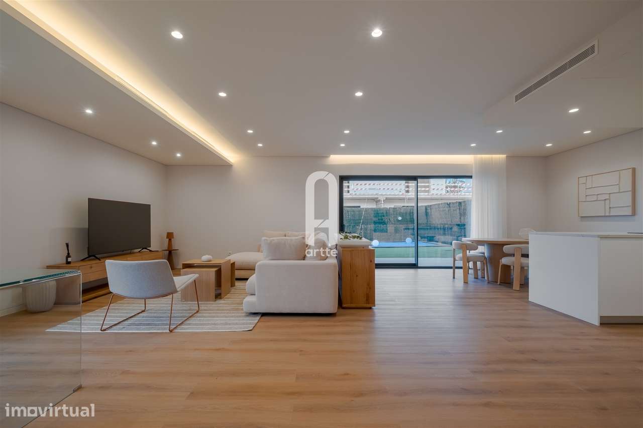 Moradia Geminada T3 Venda em Amora,Seixal - Grande imagem: 4/33