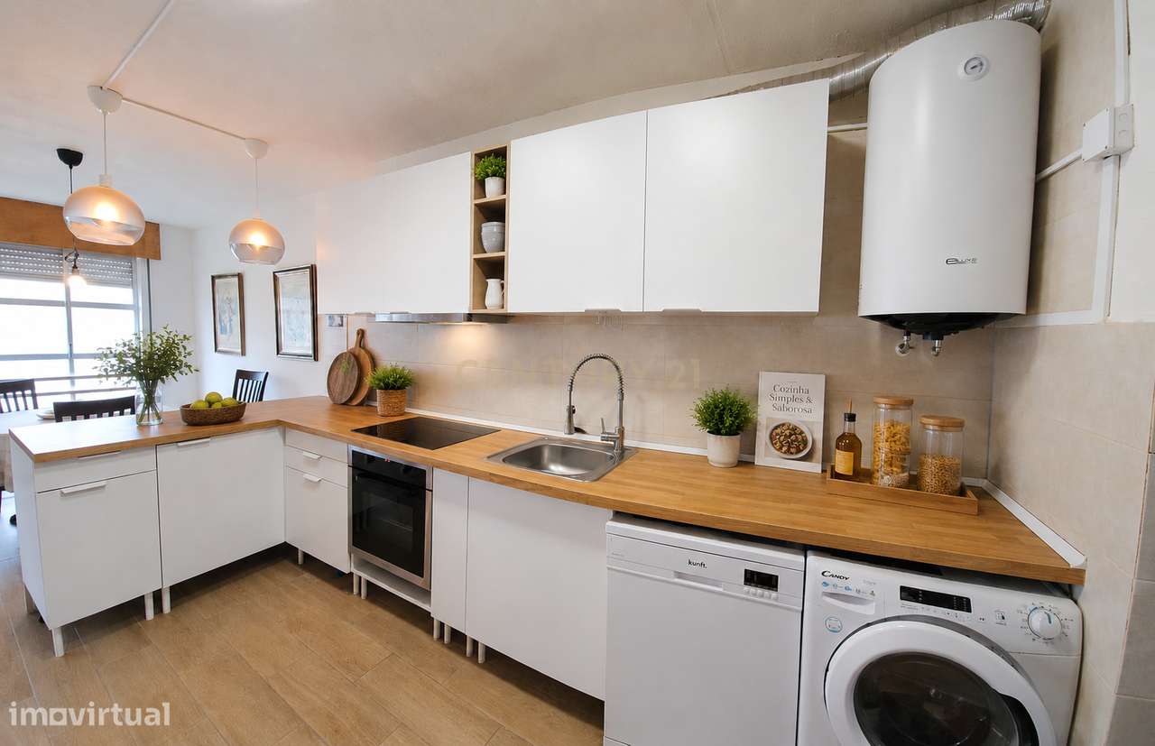 Apartamento T4 duplex em Setúbal com Vista e Boa Exposição Solar-0
