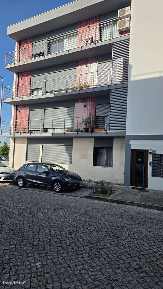 T3, c/terraço, amplo e soalheiro a 2 min. centro M.Grande-41