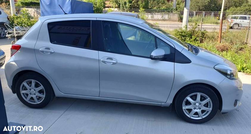 Toyota Yaris 1.3 VVT-i Sol - 7