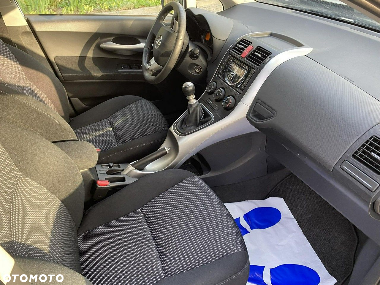 Toyota Auris 1.6 Premium + - 28