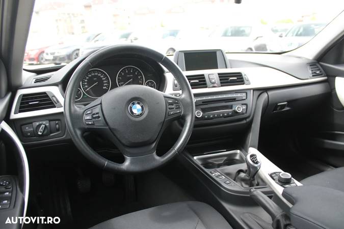 BMW Seria 3 316i - 6