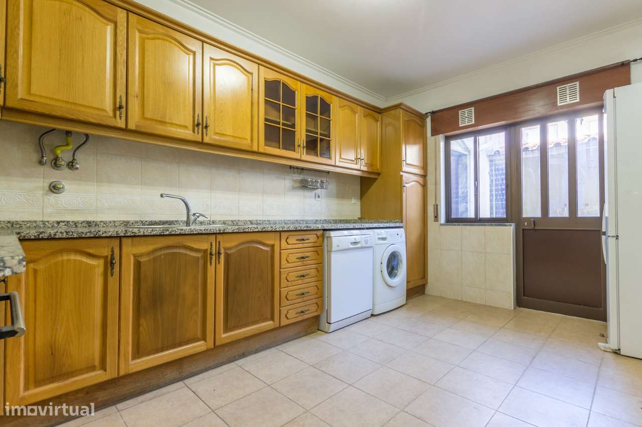 Moradia T3 + 1 em Vale Milhaços - Corroios com Garagem-7