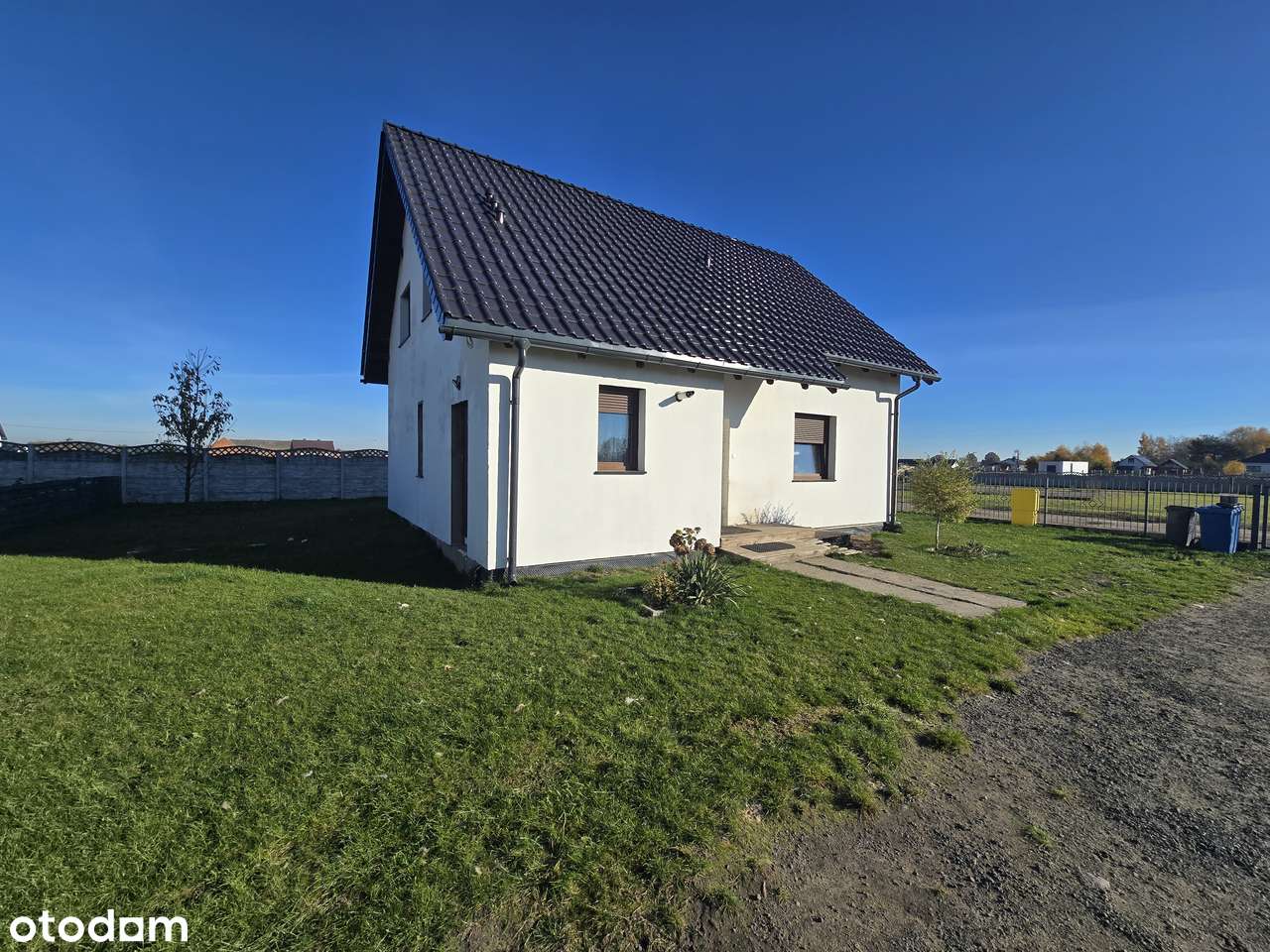 Budynek mieszklany na sprzedaż-0