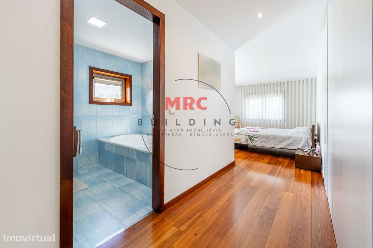 Moradia de Charme Térrea  V3 + V1-18