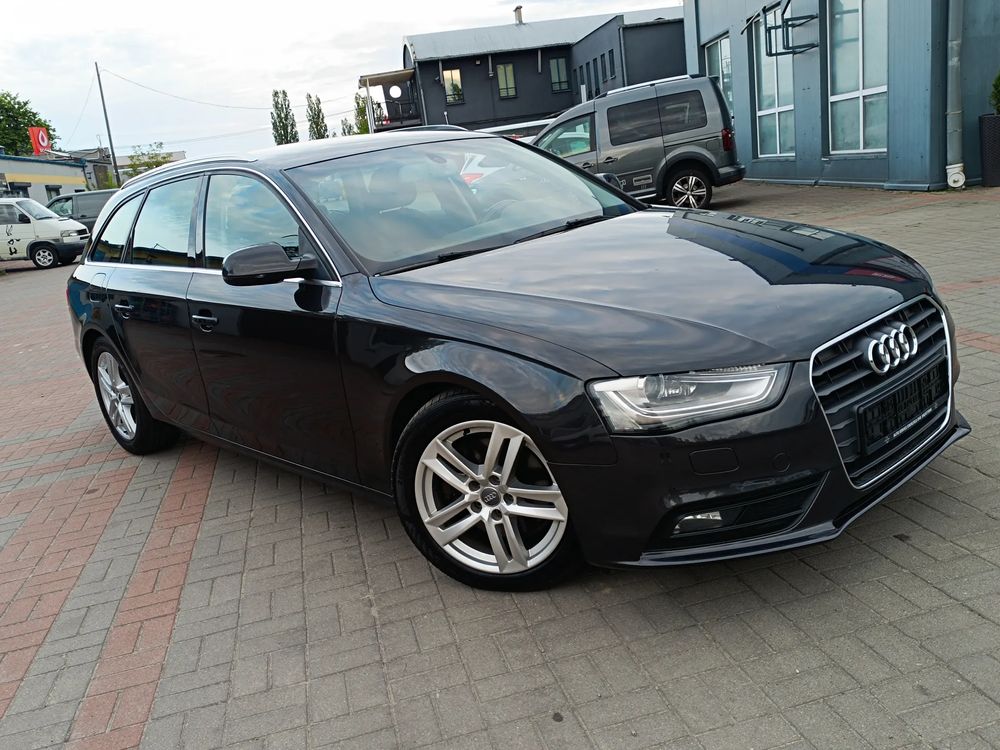Audi A4 B8 2.0 TDI DPF Ambition 2012