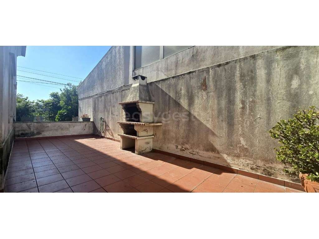 Moradia T4 com excelente exposição solar a 5 minutos do centro da V... - Grande imagem: 5/16