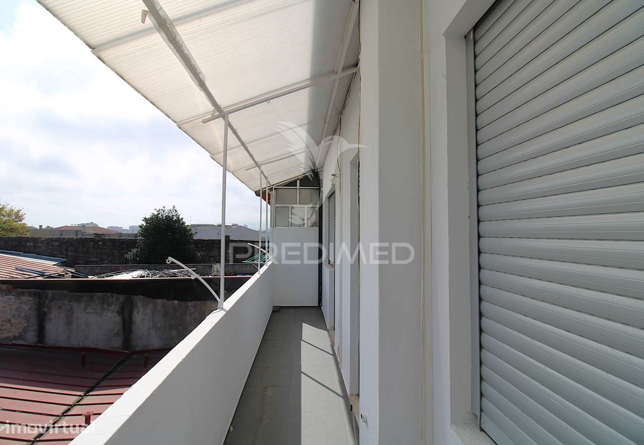 T3 com varanda em todas as divisões junto à Areosa - Grande imagem: 3/28