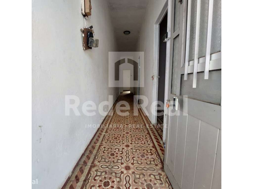 Moradia T2 inserida num lote de terreno 450m2 em Faro - Grande imagem: 5/23