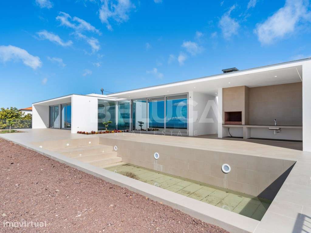 MORADIA T3+1 MINIMALISTA || ESTREITO DA CALHETA-52