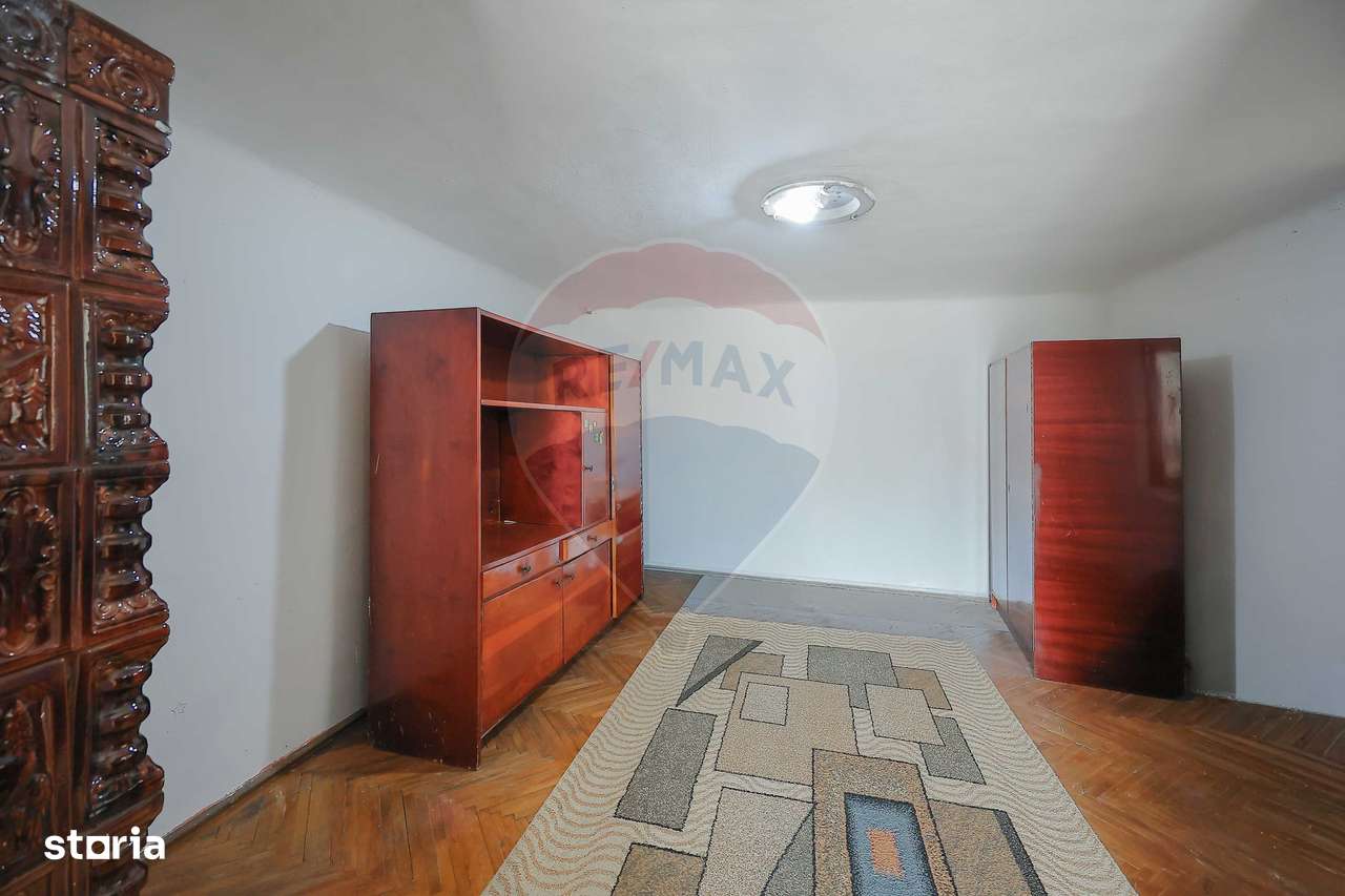 Casă cu 4 camere de vânzare în  zona Dealuri Oradea - Imagine principală: 5/19