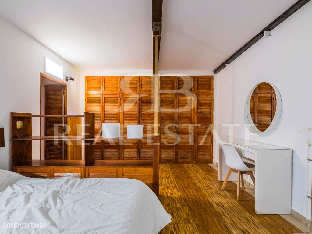 T1 - Chiado, Santa Catarina, centro de Lisboa.-17