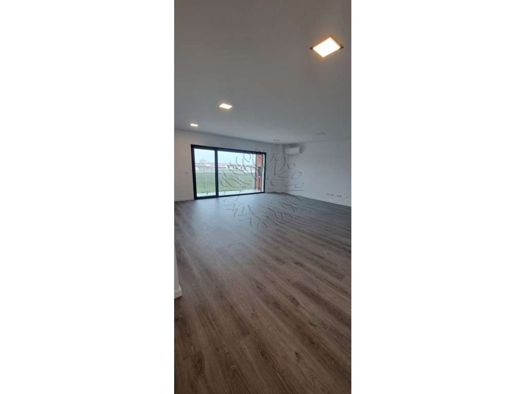 Apartamento T3 novo em Montijo com parqueamento-11