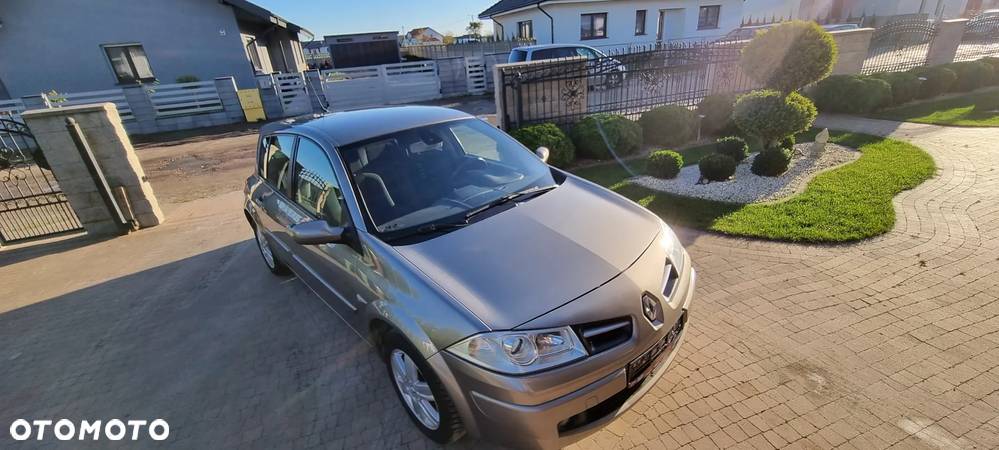 Renault Megane 1.6 16V 110 LIMITED - 8