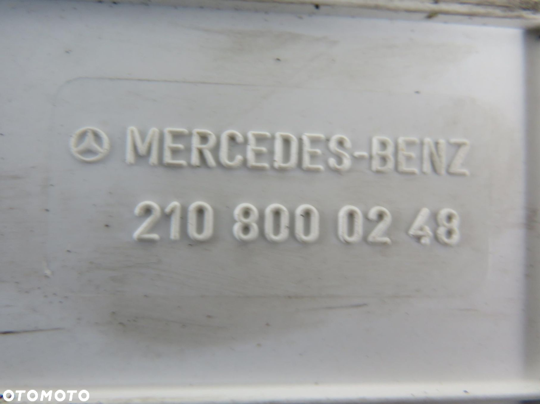 POMPKA ZAMKA CENTRALNEGO MERCEDES-BENZ E (W210) - 2