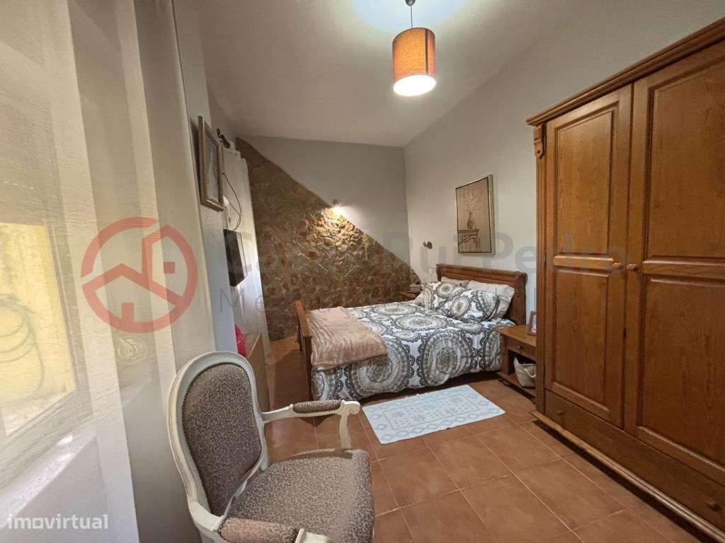 Moradia com dois apartamentos independentes no Laranjeiro, Almada-23