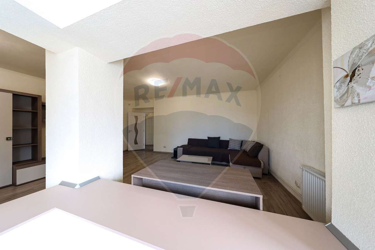 Apartament cu 4 camere, mobilat si utilat, Ultracentral!-1