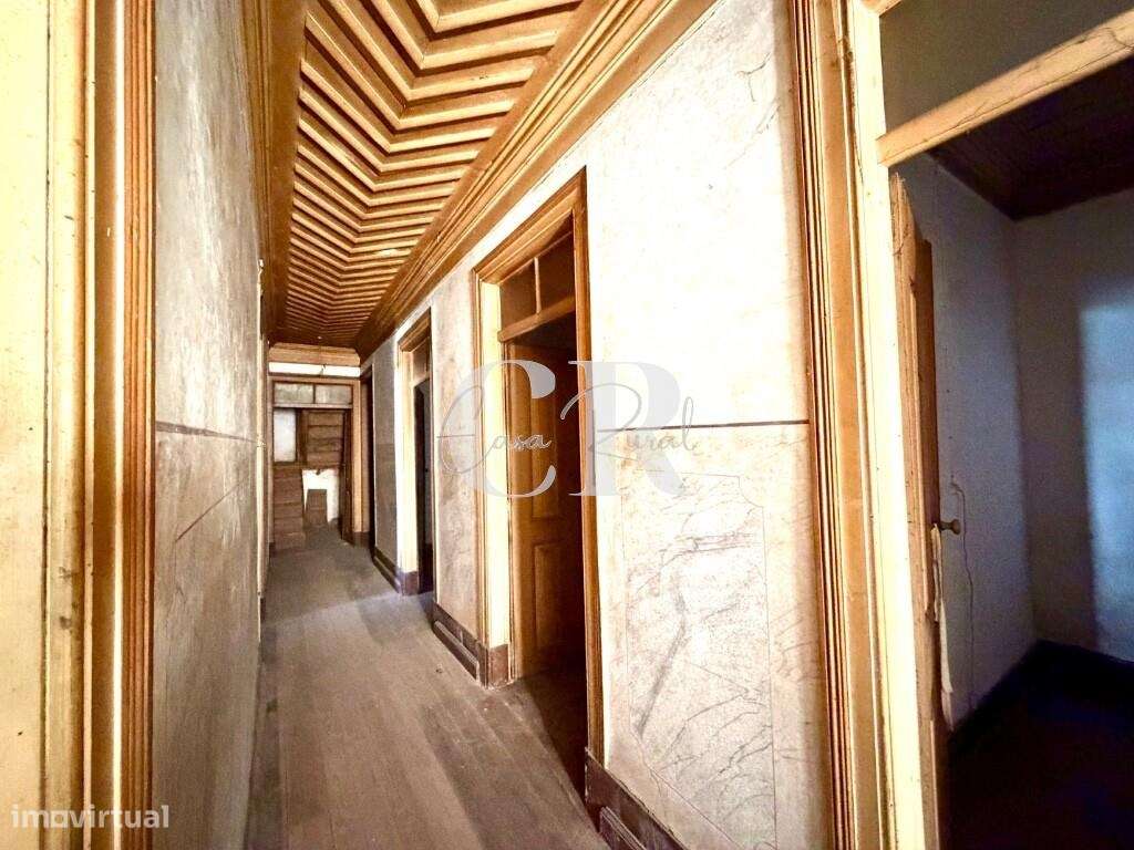 Moradia para recuperar no centro da vila de Figueiró dos Vinhos - Grande imagem: 5/34
