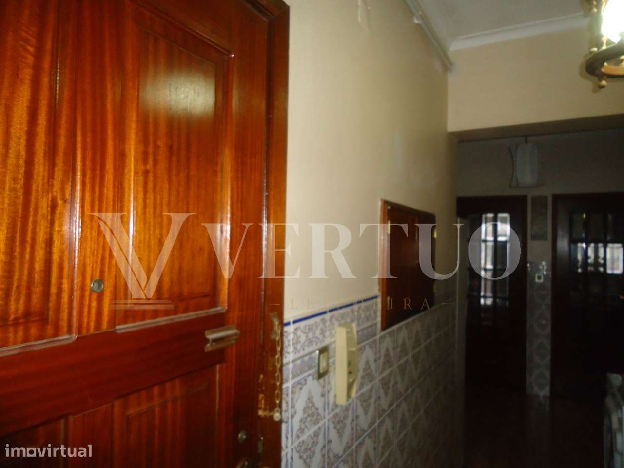 ½ T2 V.N. Gaia | Vista Rio Douro | Garagem Fechada | Venda Judicial-2