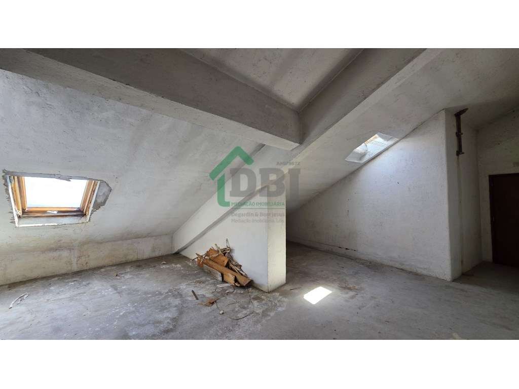 Nova Oportunidade! T5 Renovado no Centro da Covilhã-23