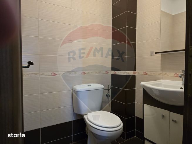 Apartament cu 3 camere de vânzare, cartier FIALD-8