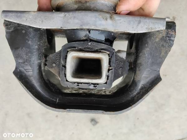 Łapa poduszka silnika 2.0 HDI Peugeot 308 3008 508 5008 Citroen C4 C5 9681855180 - 4