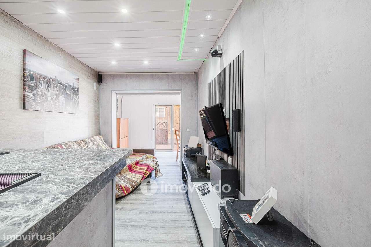 Apartamento T1+1, com logradouro grande, em Odivelas - Grande imagem: 4/41