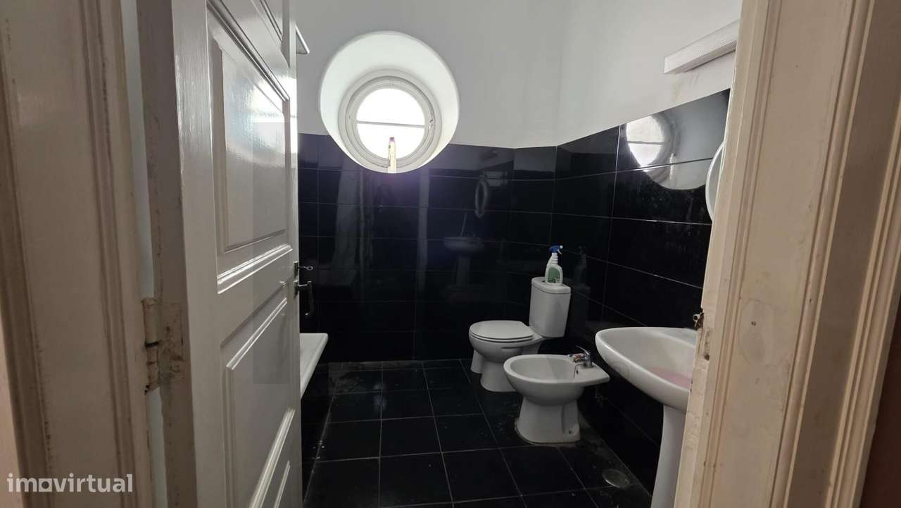 Apartamento T2 com 90 m2 na  Lapa - Lisboa - Grande imagem: 5/18