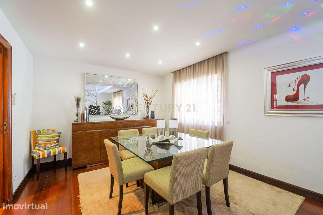 Moradia T4 com piscina-18